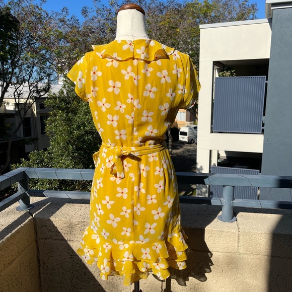 Bardot Yellow Daisy Abstract Mini Wrap Dress - Picture 6 of 8